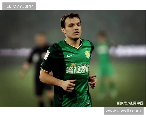 足球明星如何在豪华球员中脱颖而出成就辉煌职业生涯的秘密分析